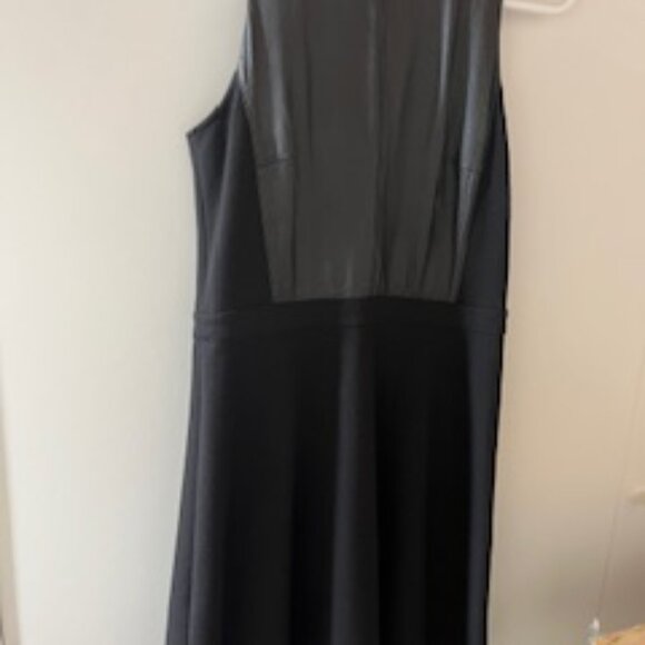 DRESS CLUB MONACO - Picture 3 of 3